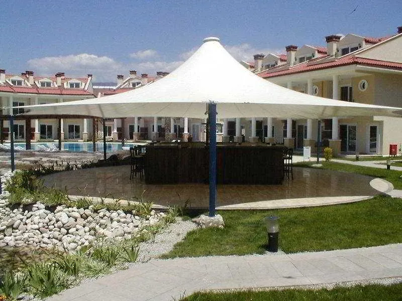 Отель Oasis Holiday Residences Яниклар