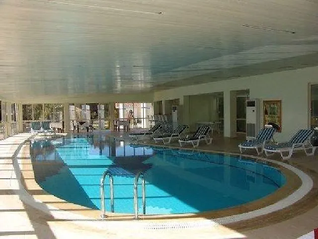Отель Oasis Holiday Residences Яниклар